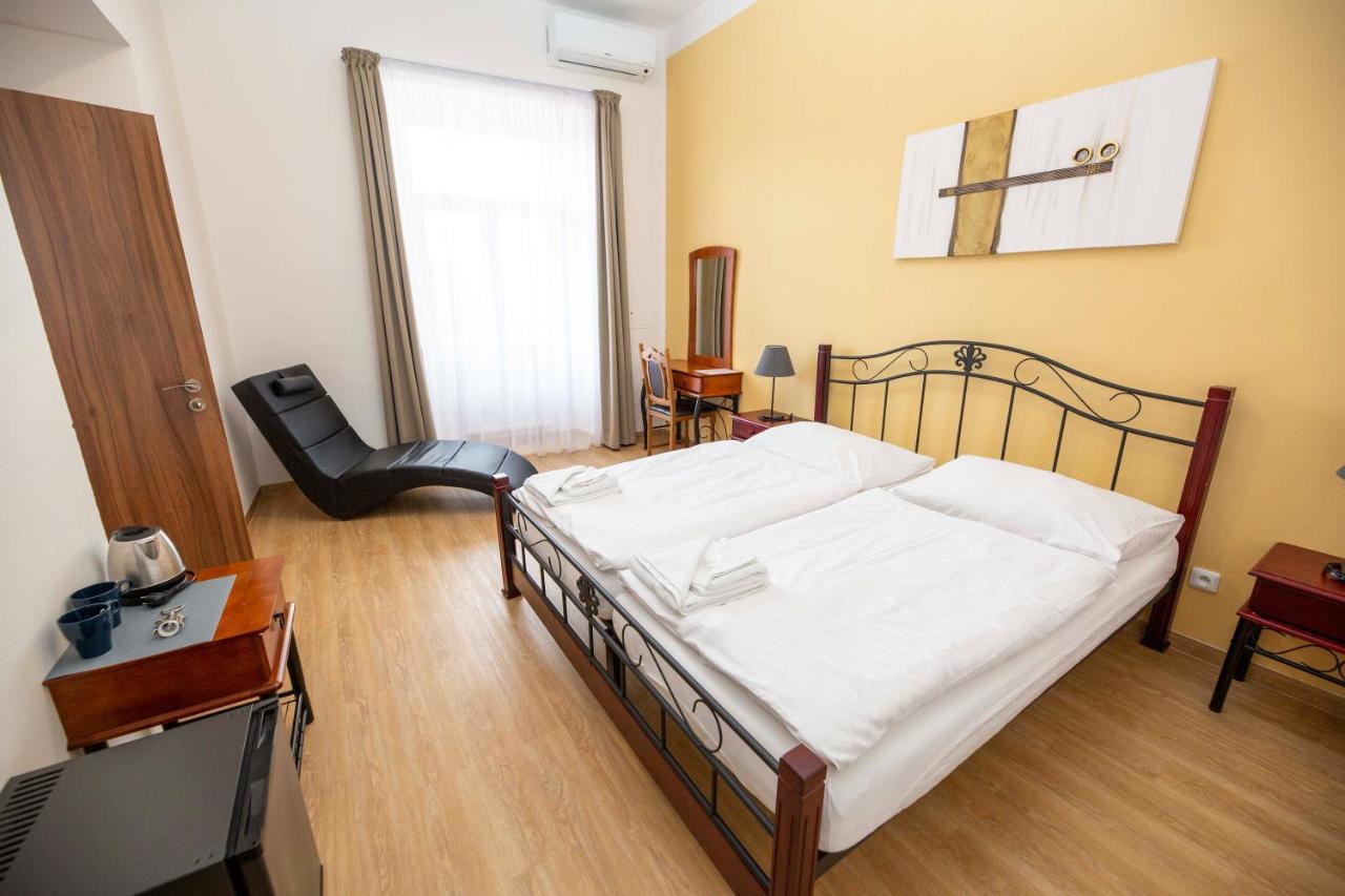 Penzion Kralovske Lazne Poděbrady Kültér fotó